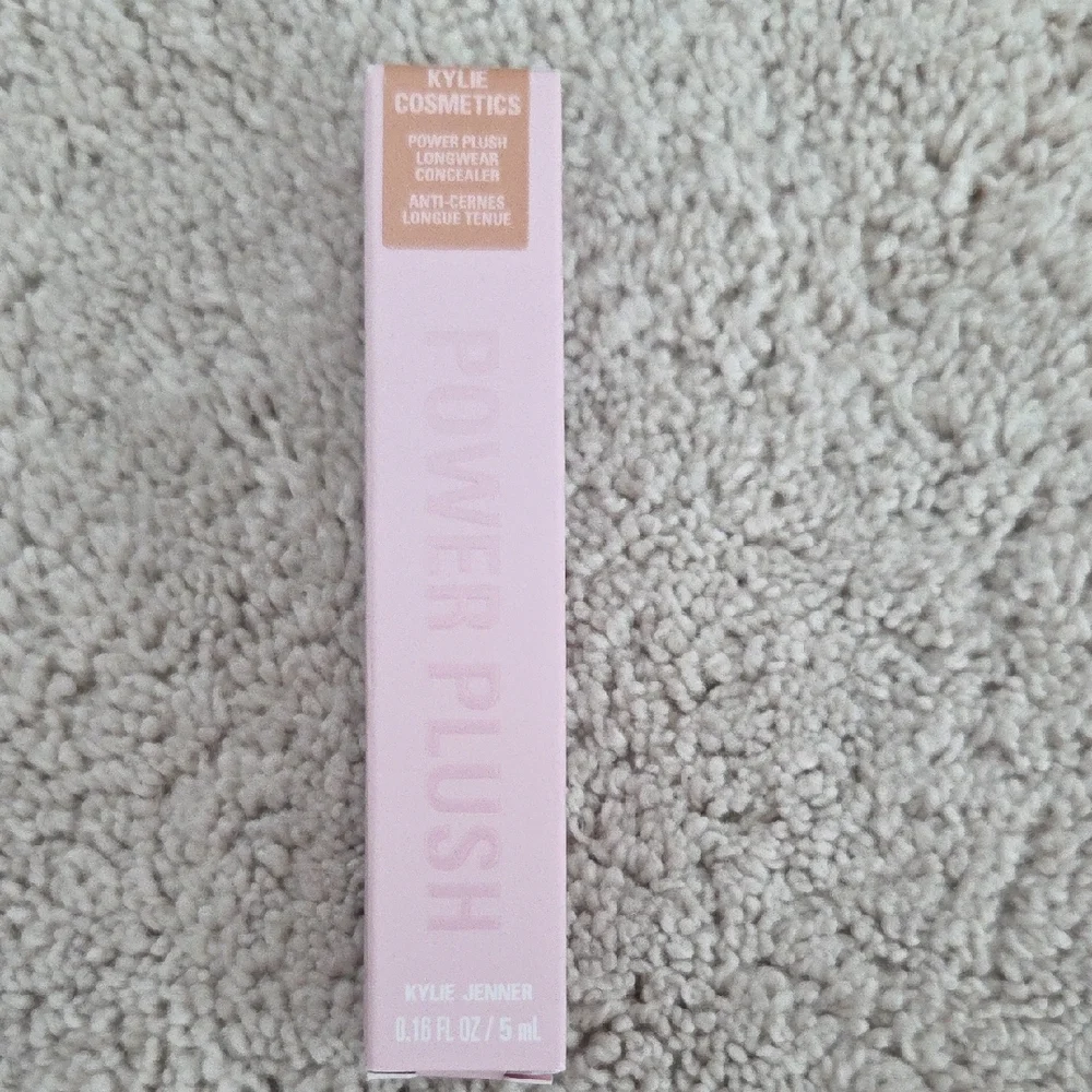 Kylie Cosmetics NIB Power Plush Concealer - 5N